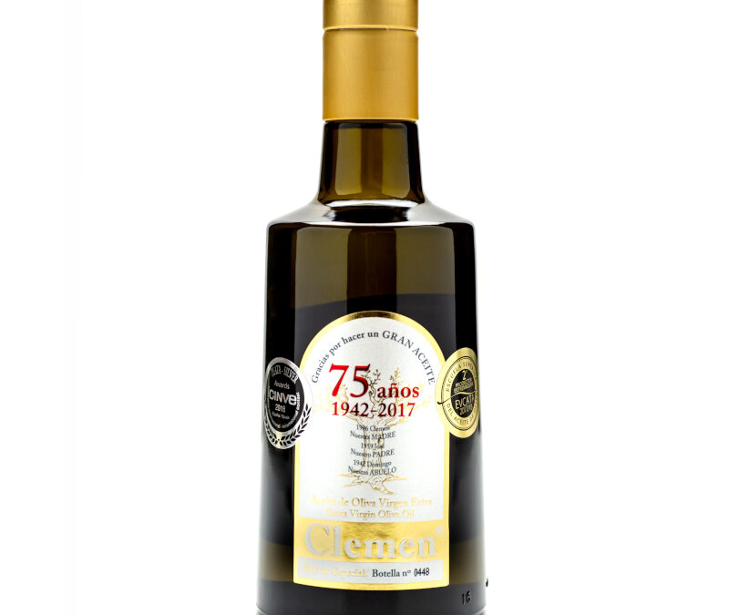 Botella de aceite de oliva de la marca Aceites Clemen
